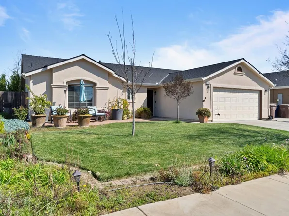1838 Diamond Ave, Sanger, CA 93657