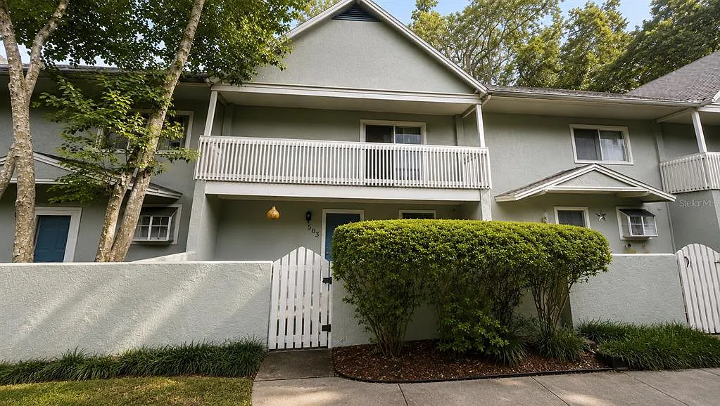 3 bed, 2.5 bath, 1320 sqft, $1,300 — Photo 1