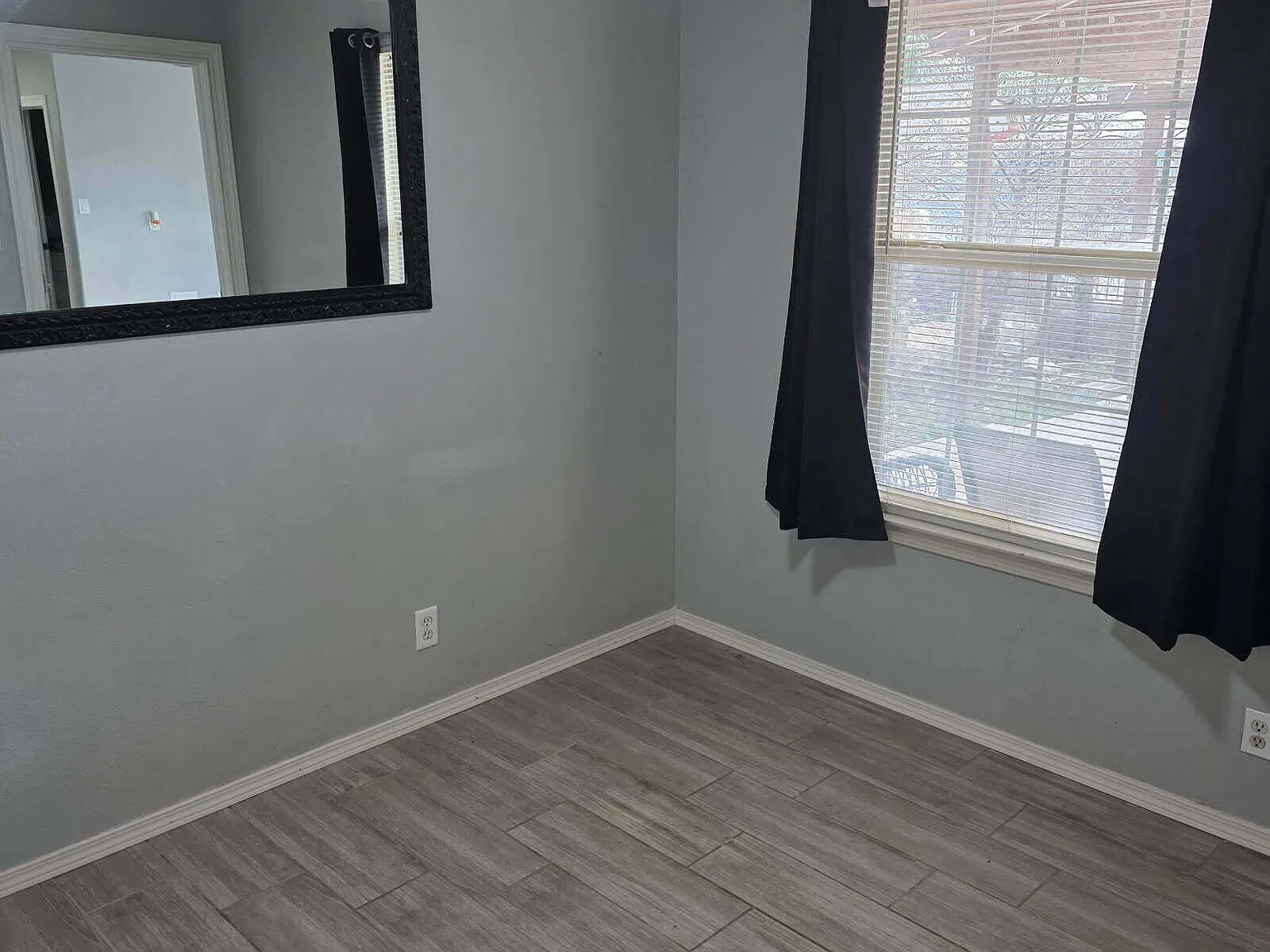 1 bed, 1.0 bath, 400 sqft, $900 — Photo 3