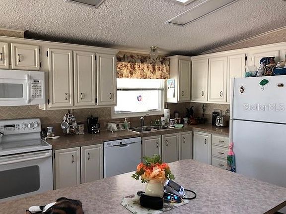 3rd image of 2714 Canary Palm Ct #913