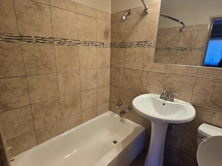 1631 Main St NE #202 — Photo 4