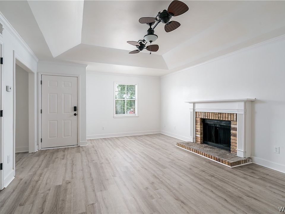 1st image of 2031 8th Ave #206
