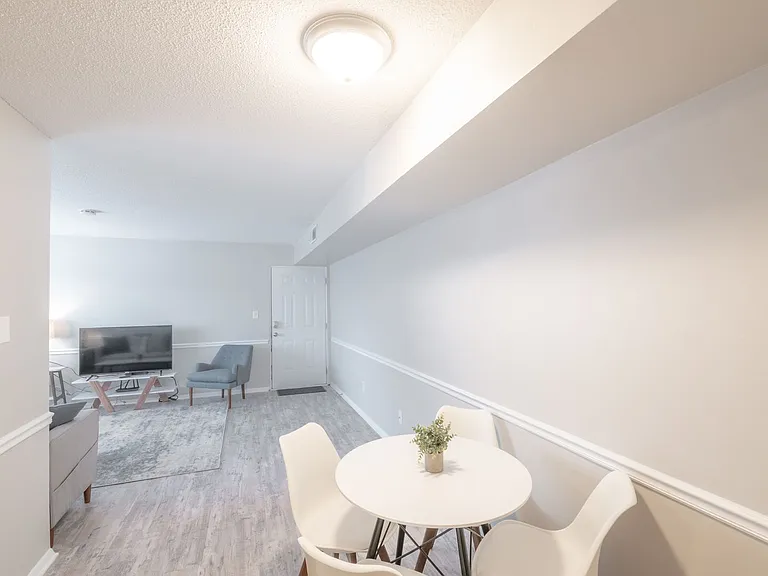901 South Apartments Durham Downtown — Photo 19
