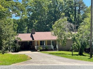 1146 Ingram Dr, Asheboro, NC 27203