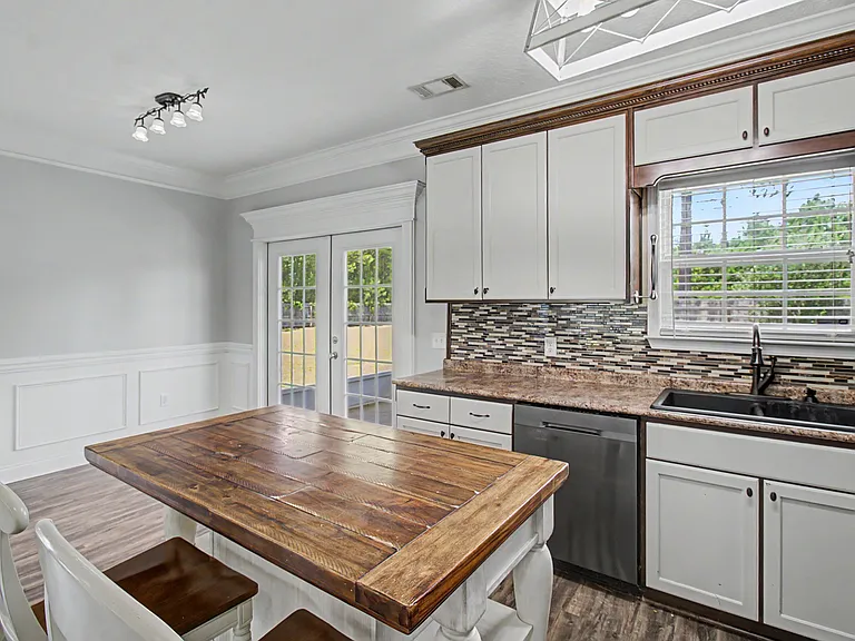 151 Lincoln Way NE — Photo 10
