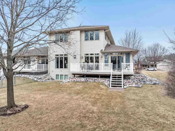 2661 Maple Hills Dr, Green Bay, WI 54313