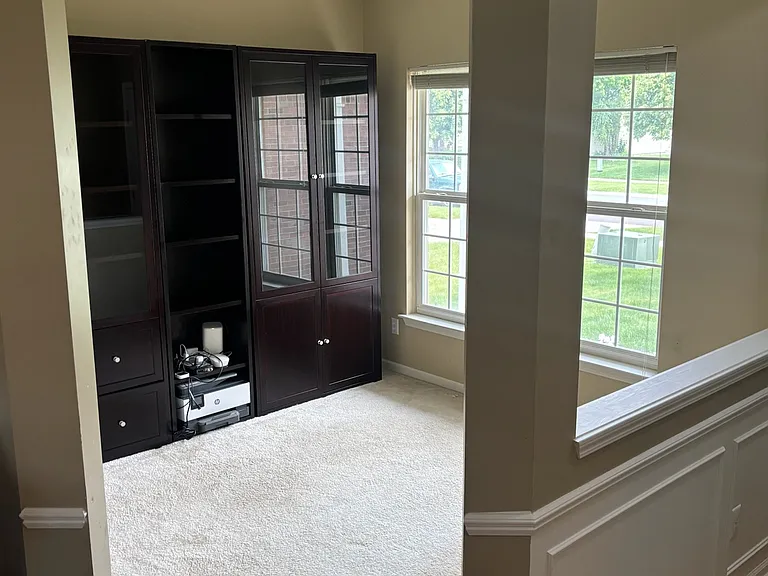 7609 Carlton Dr — Photo 6