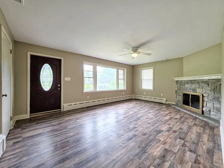 2402 New Holland Pike — Photo 5