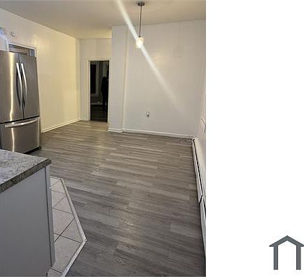 4th image of 100 Butler St Floor 1