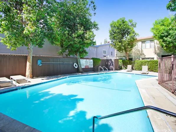 Sepulveda Apartments, 7055 Sepulveda Blvd #4, Van Nuys, CA 91405