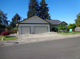 1310 Daugherty Ave, Cottage Grove, OR 97424