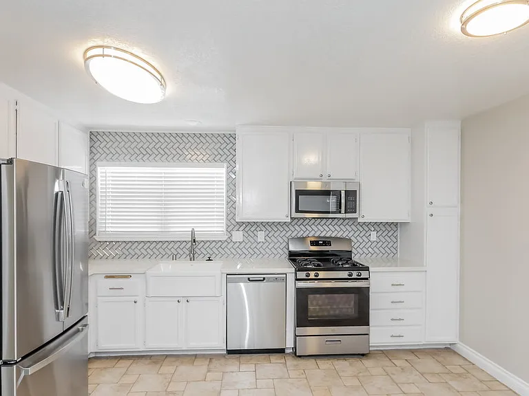 350 Keating St — Photo 10