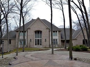 S40W22620 Sommers Hills Dr, Waukesha, WI 53189