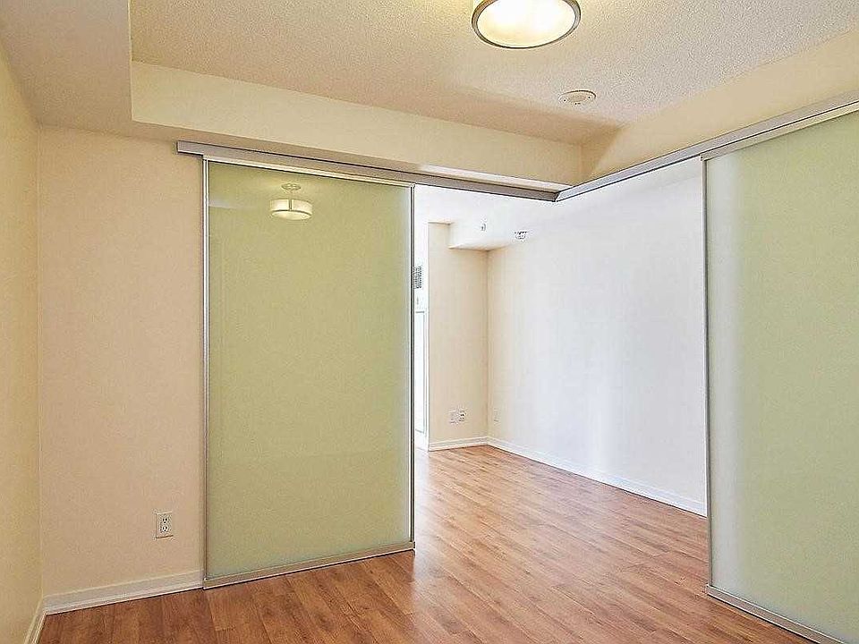 2nd image of 20 Joe Shuster Way #606