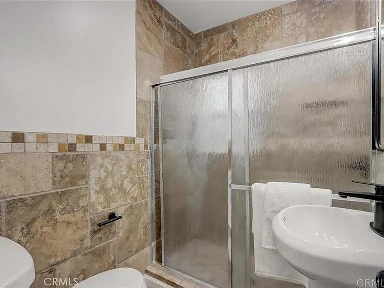 2705 Dennis Ln — Photo 10