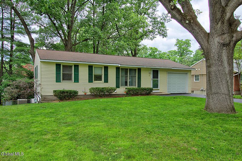 3rd image of 9 Prospect Drive