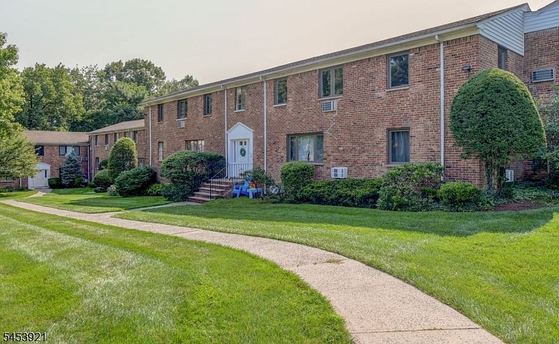 1st image of 51B Troy Drive