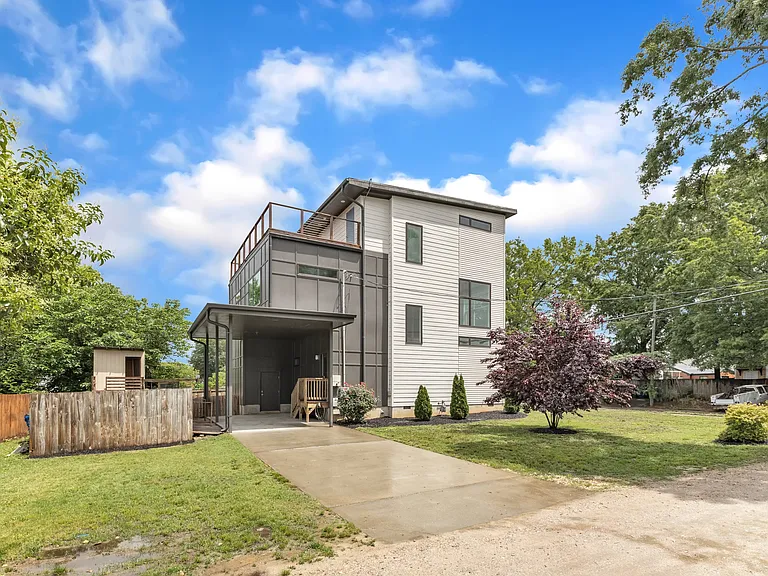 304 S Tarboro St — Photo 1