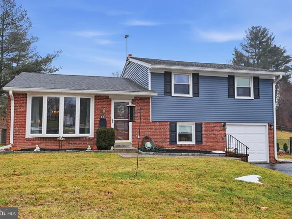 327 Netherington Dr, Broomall, PA 19008