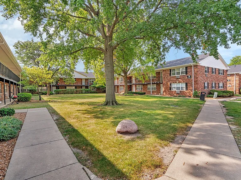 Iron Gate Apartments — Photo 12