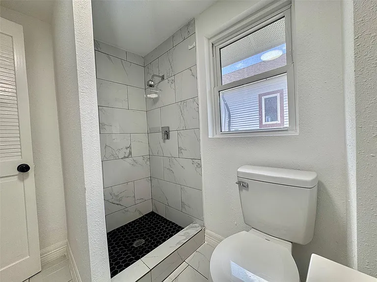 27 Norwood St #4 — Photo 8