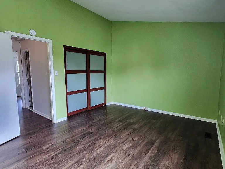 216 Saint Johns Sq #216 — Photo 4