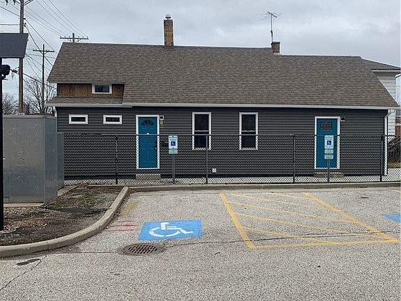 3rd image of 3135 W 46th St