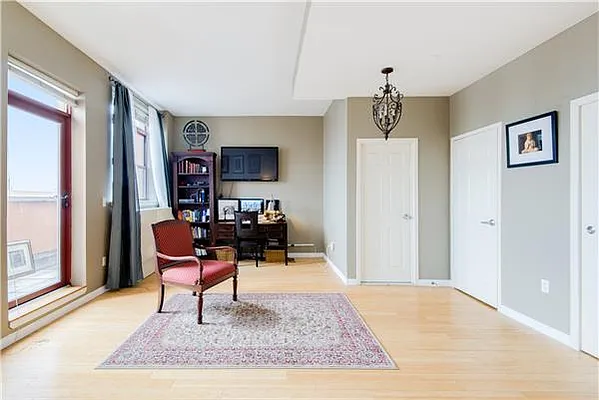 Sold by (Legacy) Elegran | media 15