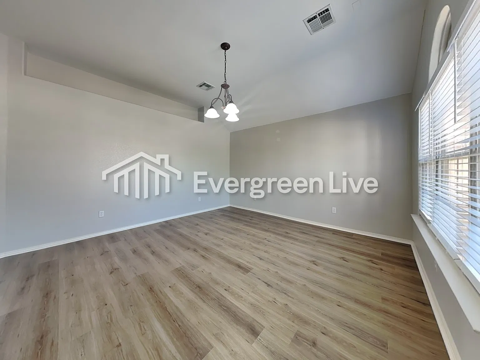 3 bed, 2.0 bath, 2222 sqft, $1,795 — Photo 4