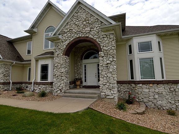 2nd image of 2718 Holly Ct NW