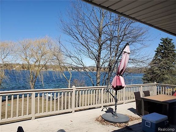 2nd image of 5454 Putnam Dr