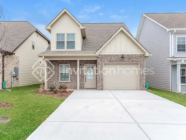212 Emmett Dr — Photo 1