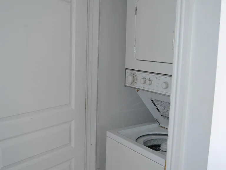 905 Bowe St #B — Photo 4