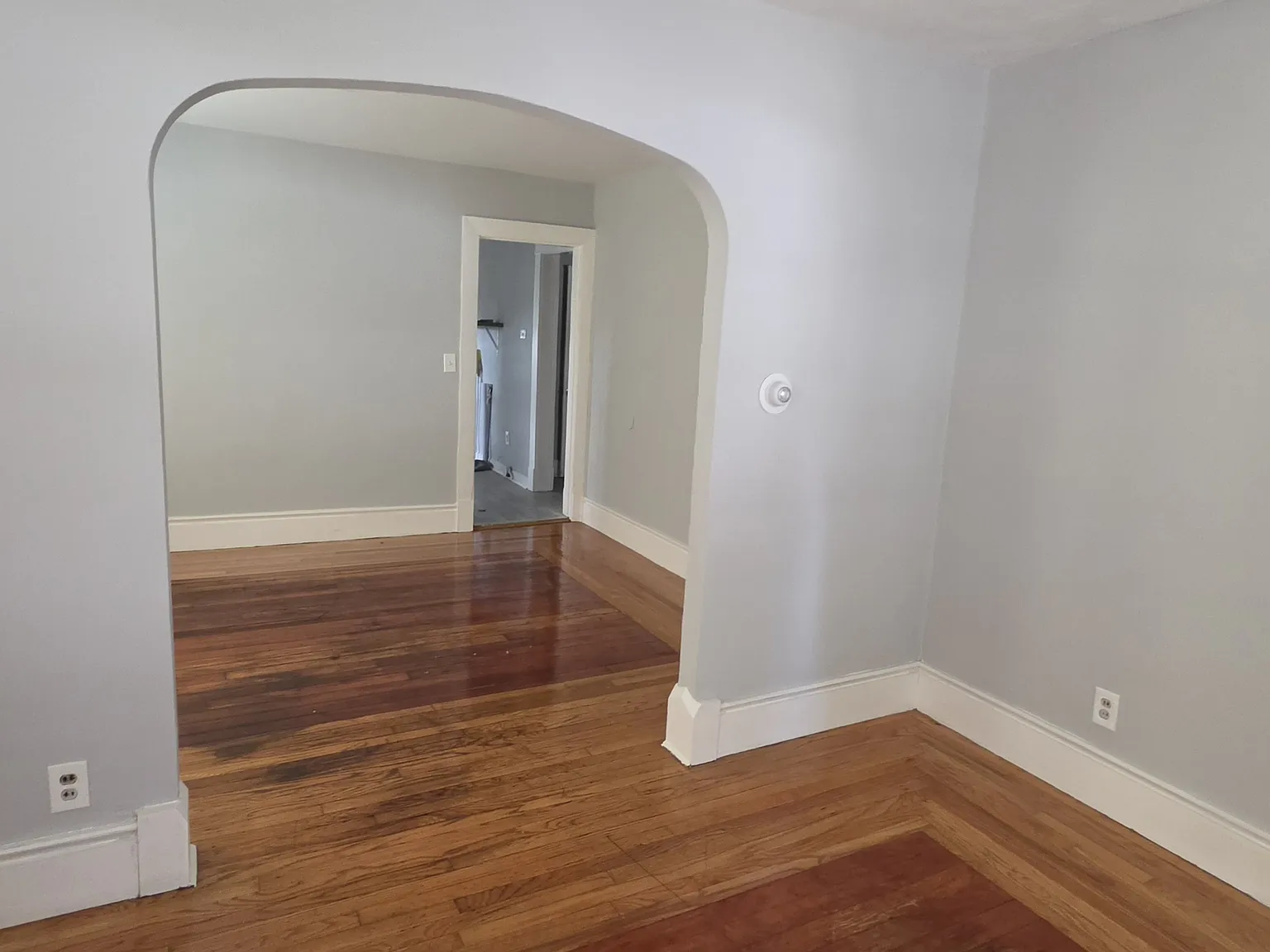 131 College St — Photo 4