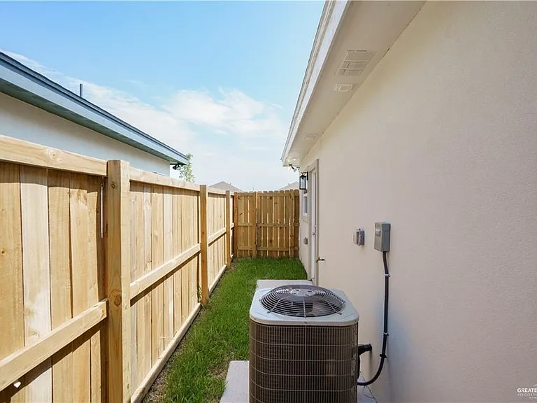 5900 Puffin Ave #1 — Photo 20