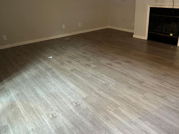 4th image of 4625 Sylmar Ave #109