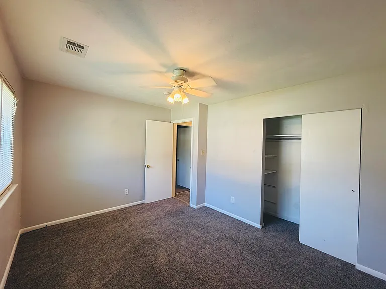 3517 Plum Cres — Photo 12