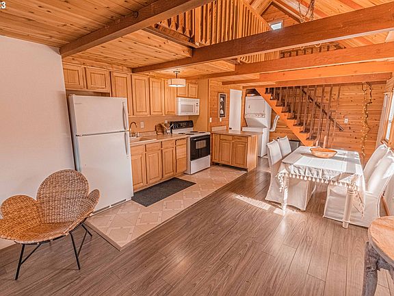 3rd image of 33540 W Madrona Dr