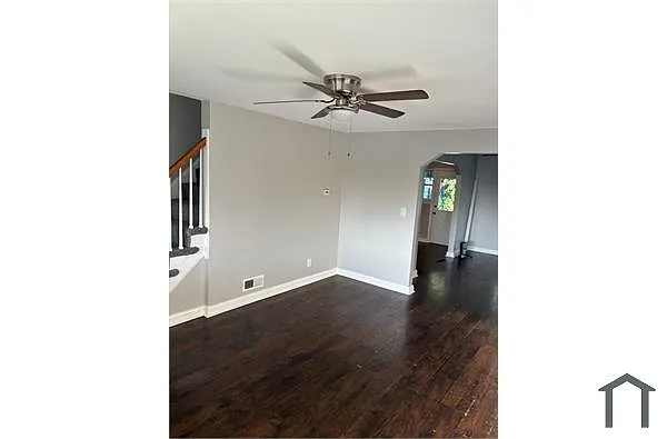 Building Photo - 605 48th St