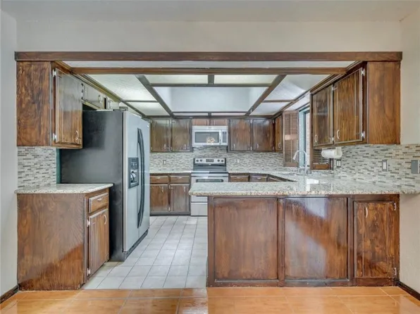 1308 Fairfax Ct, Yukon, OK 73099