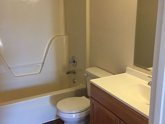3rd image of 207 Keystone Dr #1