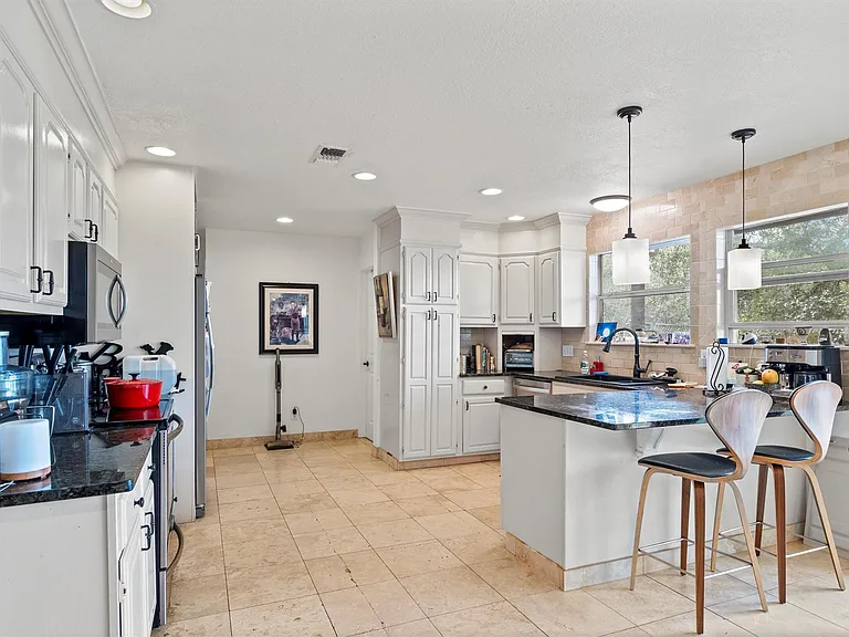 15101 Mettle Dr — Photo 9