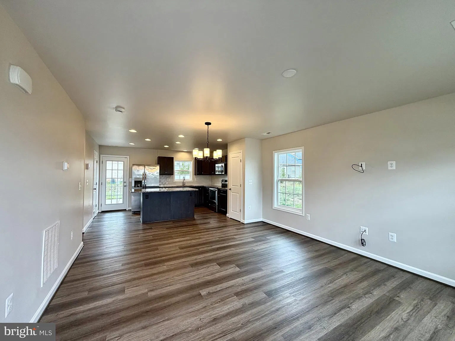 3 bed, 2.5 bath, $2,395 — Photo 2