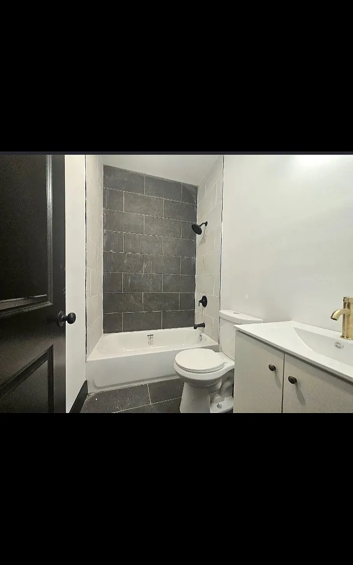 2 bed, $2,000 — Photo 2