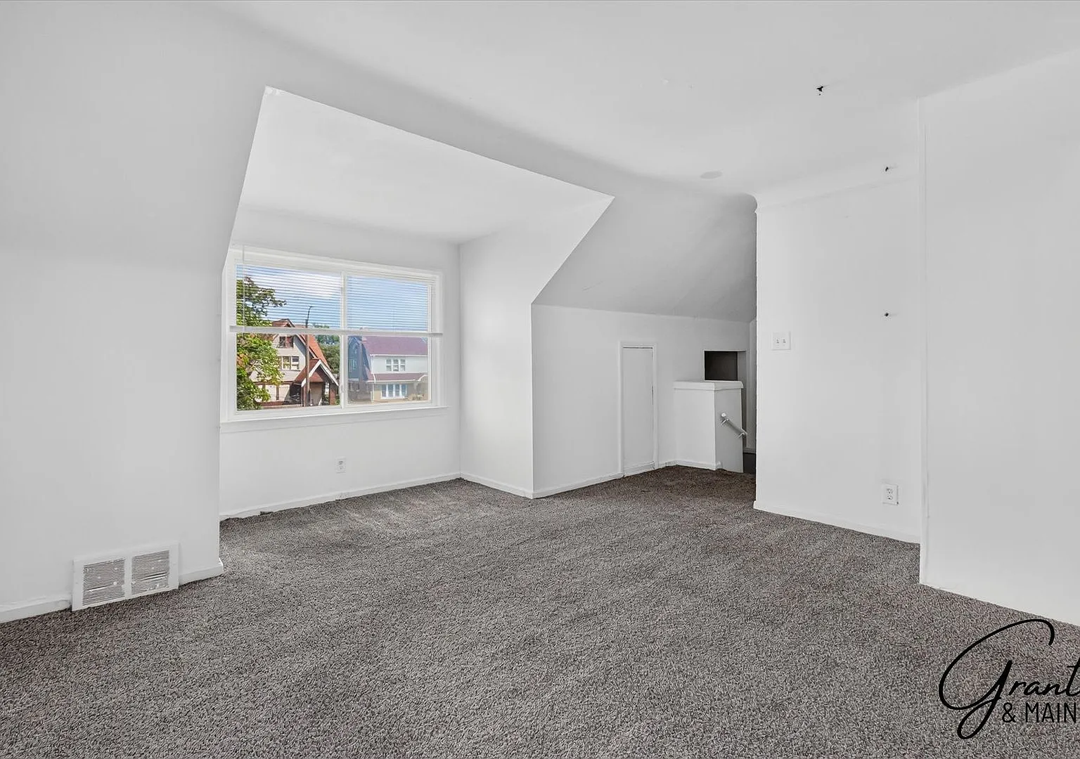 5781 Chalmers - Roni Derech — Photo 4