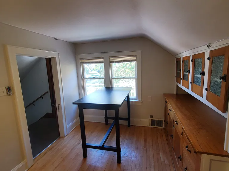 1911 E Newport Ave — Photo 7