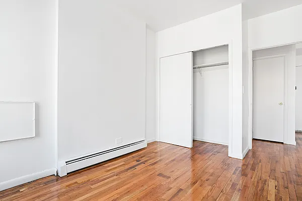 Rented by Safdie Realty Group | media 8