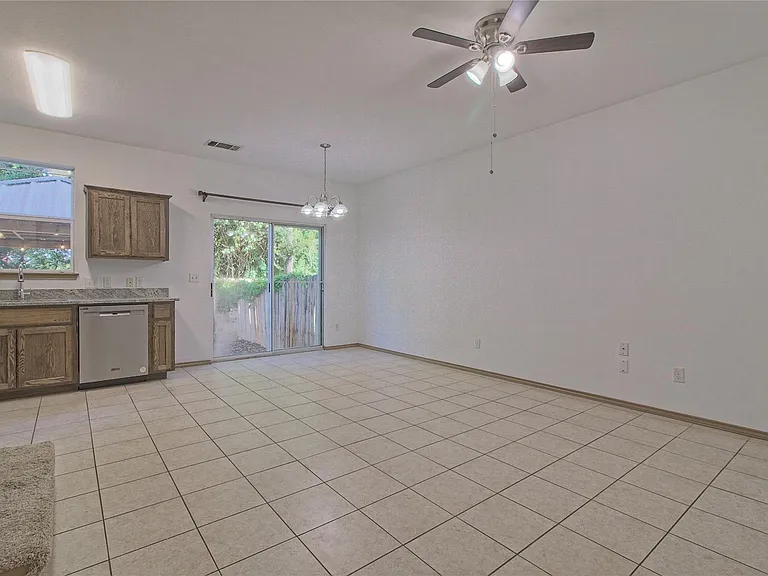 2903 Whisper Oaks Ln #A — Photo 11