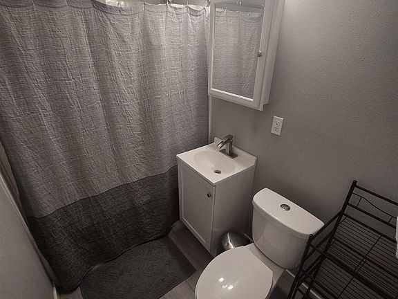4th image of 2909 9th St