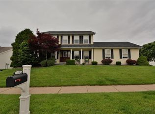 228 Boone Hills Dr, Saint Peters, MO 63376